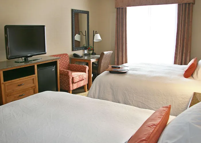 Hampton & Hotel