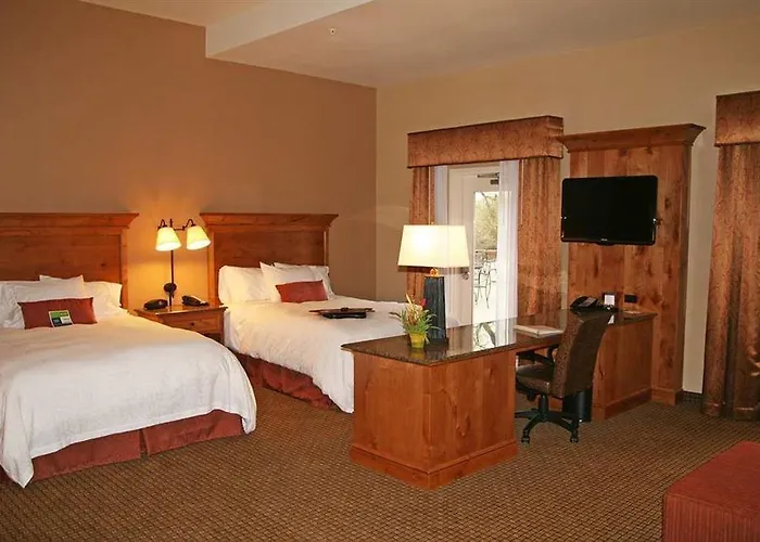 Hampton & Hotel