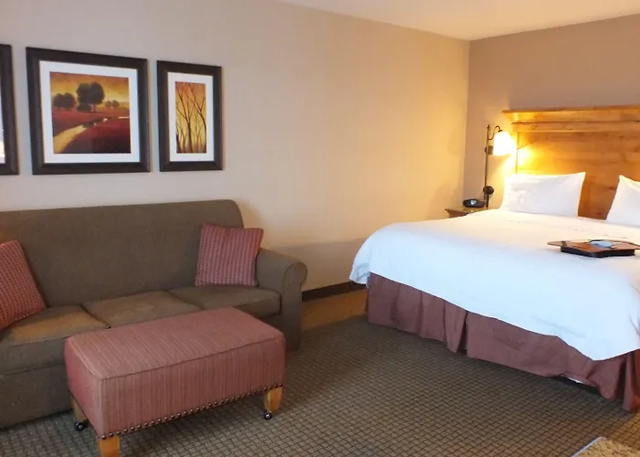 Hampton & Hotel