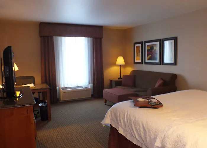 Hampton & Hotel