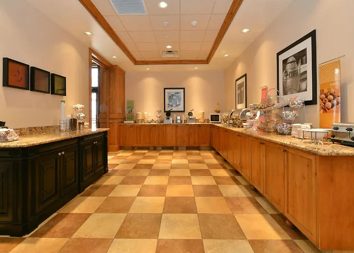 Hotel Hampton &